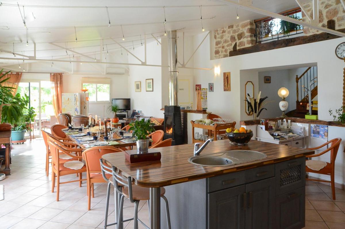 Domaine De La Moretie Cublac Extérieur photo